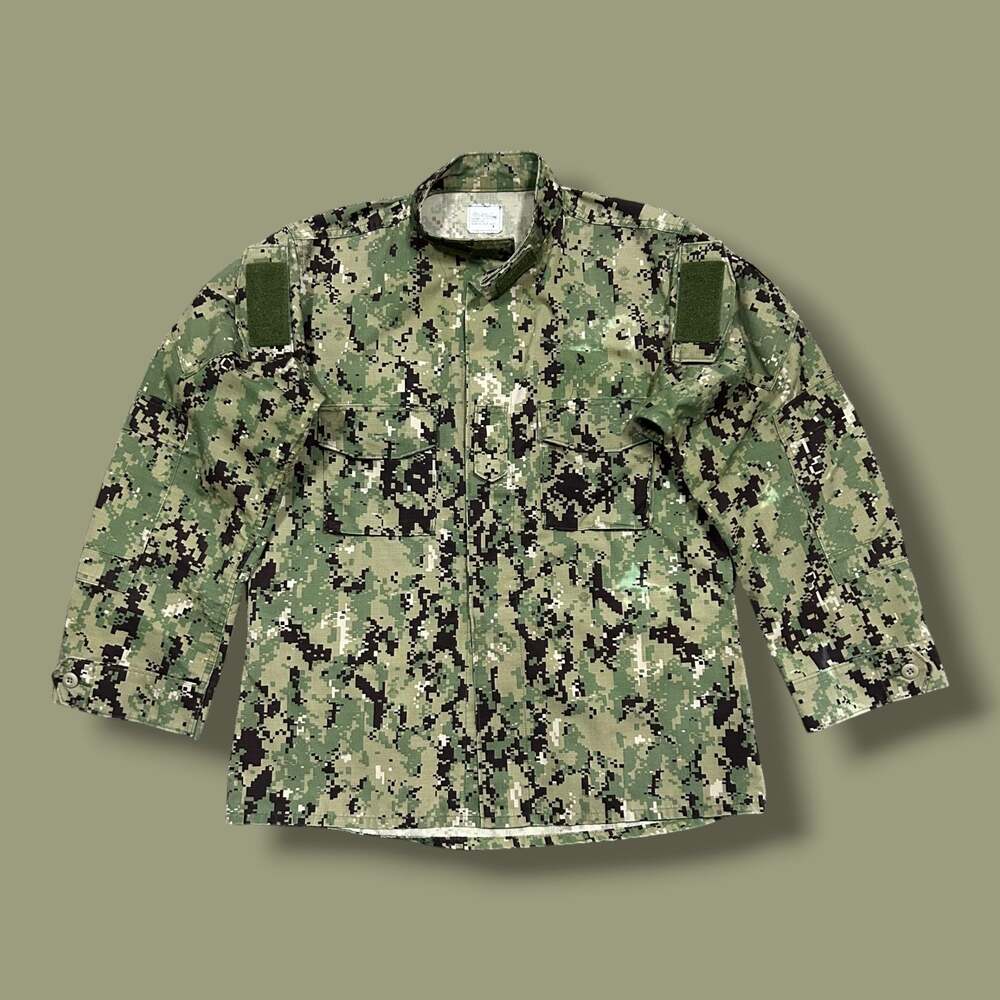 Vintage Military Jacket USN US Navy Working Uniform Type III Camouflage Seabees